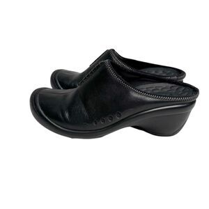 Privo by Clark’s black leather mule clogs size 7